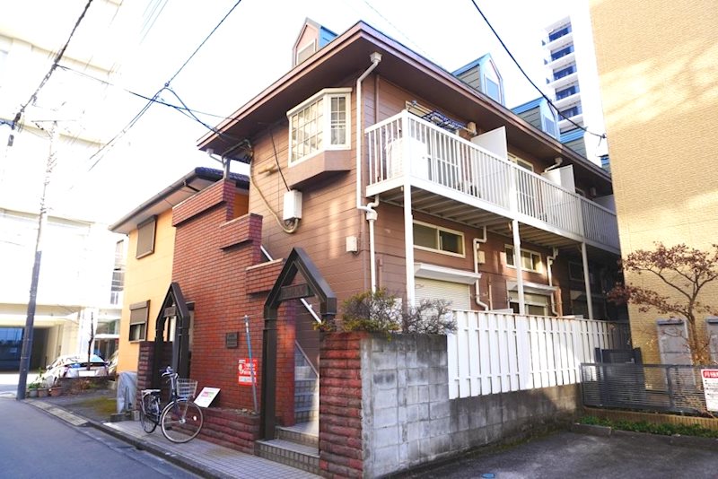 建物外観　浦和駅徒歩9分（720ｍ）