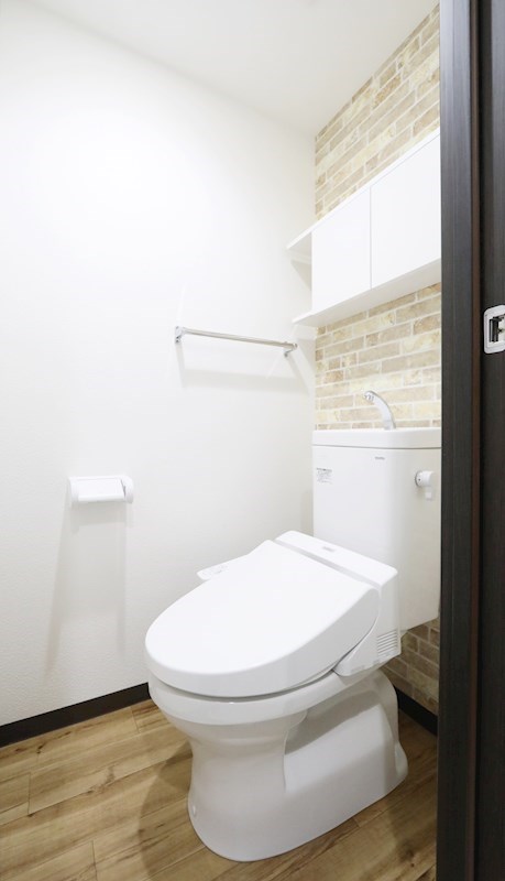 トイレ　温水洗浄便座