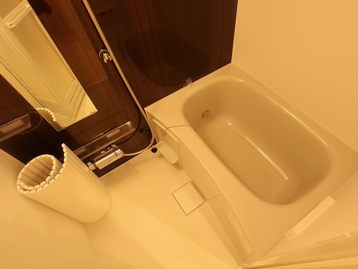 バス・シャワールーム　別号室の参考写真となります