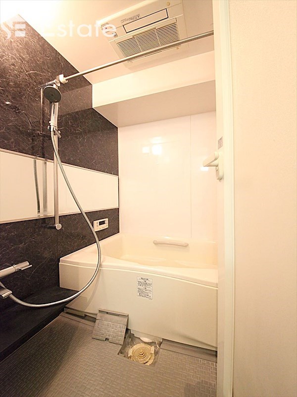 バス・シャワールーム　バスルーム