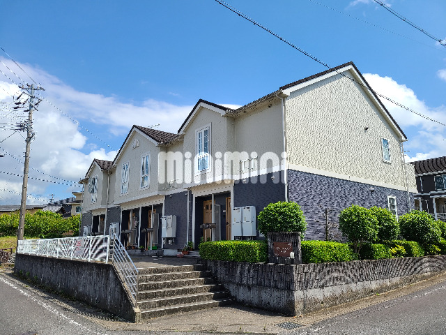 建物外観　落ち着いた色のおしゃれ外観