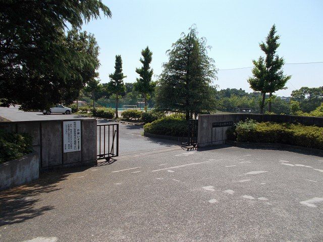 中学校　市原市立姉崎東中学校（中学校）まで600m