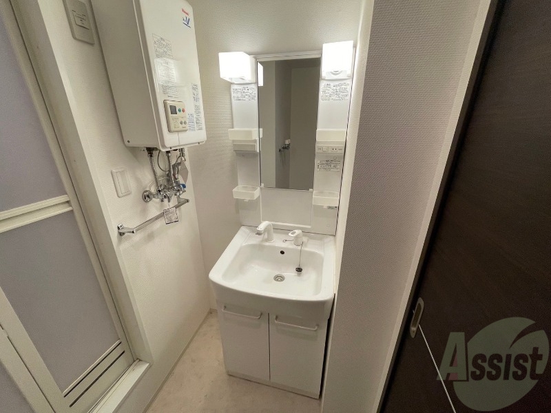 洗面設備　こちらに洗面台があります。朝の洗顔はこちらで。