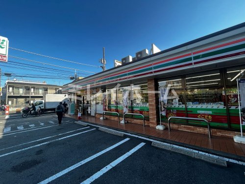 コンビニ　セブンイレブン 大田区西蒲田3丁目店（コンビニ）まで427m