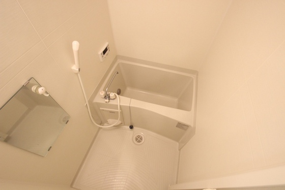 バス・シャワールーム　※別部屋の写真です