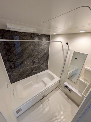 バス・シャワールーム　※同タイプの写真となります。