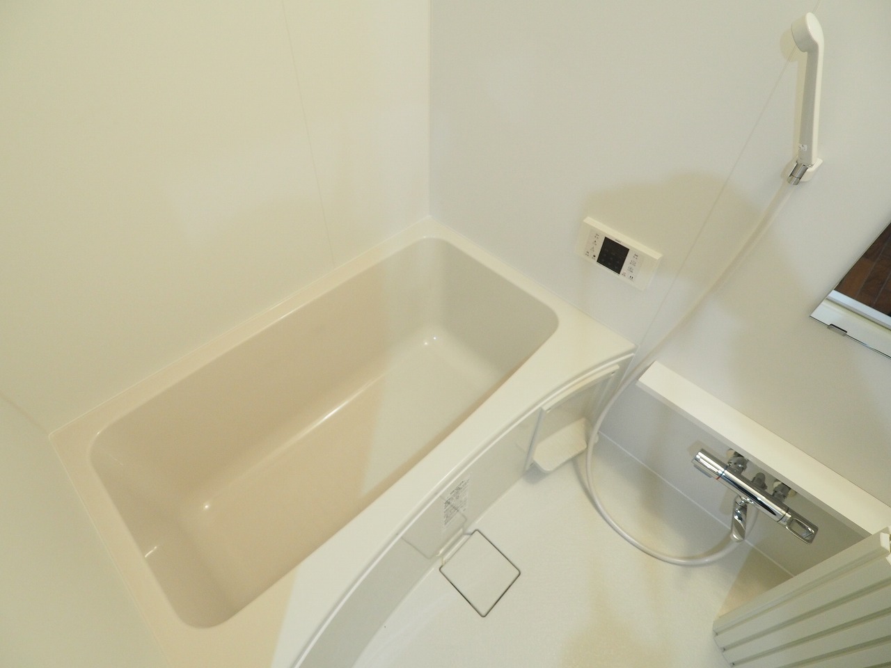 バス・シャワールーム　追い炊き機能付きの浴室