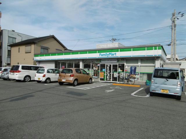 コンビニ　ファミリーマート秋田町店（コンビニ）まで299m