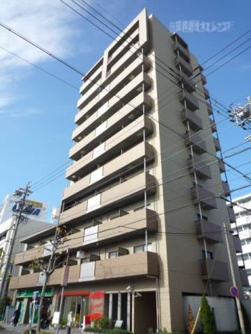 建物外観　駅まで徒歩３０秒！