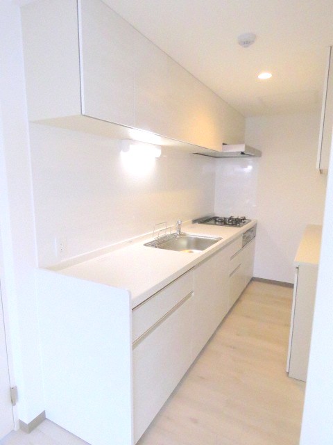 キッチン　独立式のシステムキッチンです♪