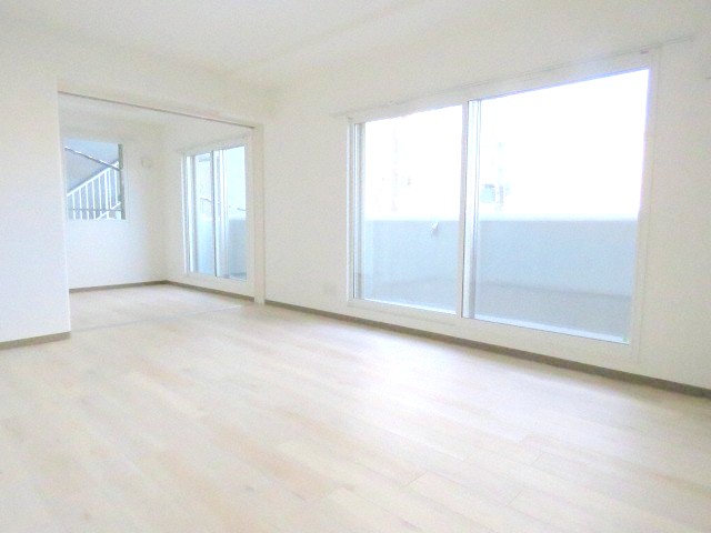 居室・リビング　広くてキレイなリビング♪