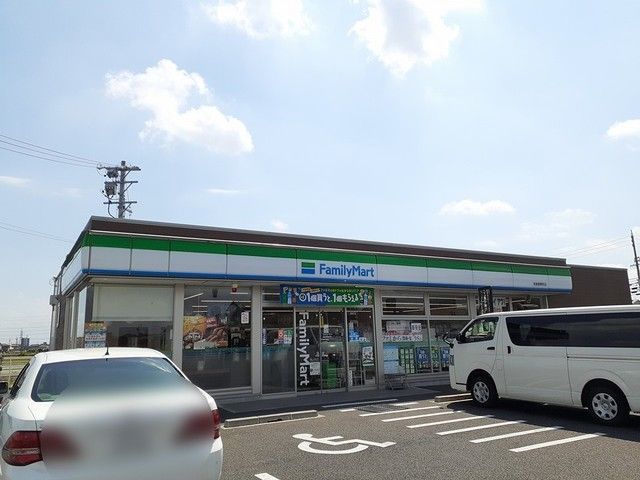 コンビニ　ファミリーマート　曽野町店（コンビニ）まで210m
