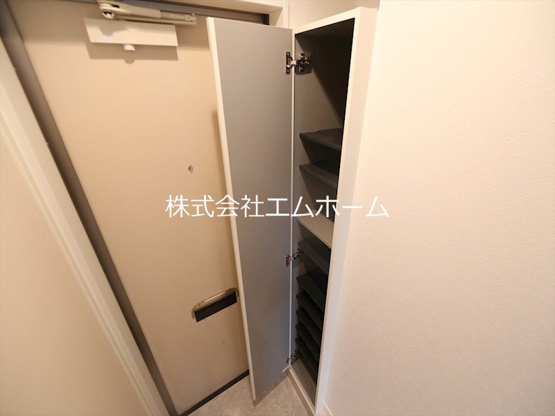 玄関　玄関　シューズボックス付（収納充実してます）同仕様写真