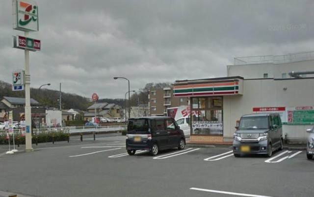 コンビニ　セッブンイレブン（コンビニ）まで230m