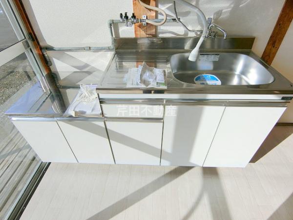キッチン　★南面の明るいキッチンです★