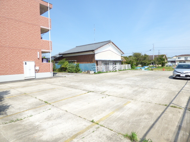 駐車場　駐車場（要空き確認）