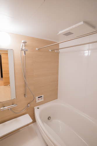 バス・シャワールーム　※写真は202号室で、実際とは異なる場合がございます。