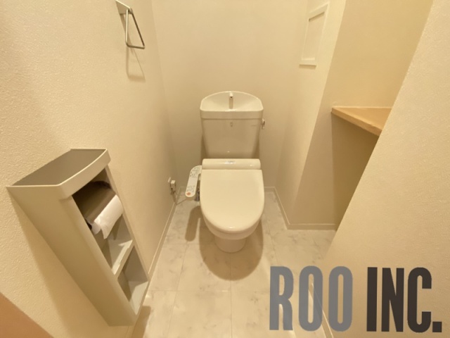 トイレ　※写真は１０５号室となります。　実際と異なります。