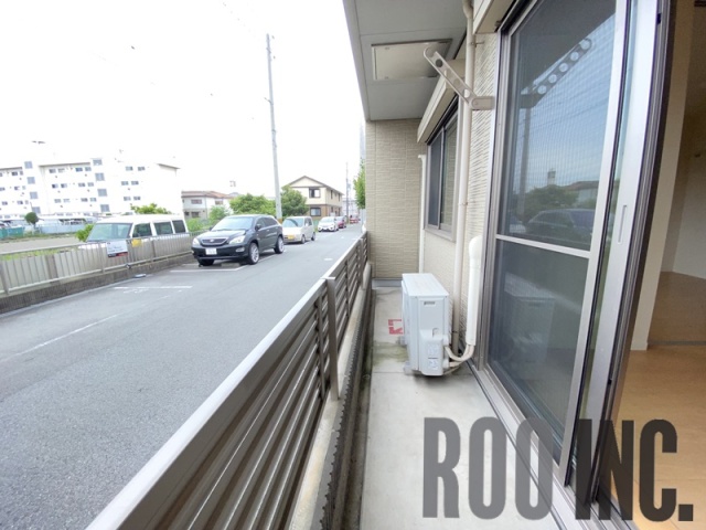 バルコニー　※写真は１０５号室となります。　実際と異なります。