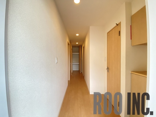 玄関　※写真は１０５号室となります。　実際と異なります。