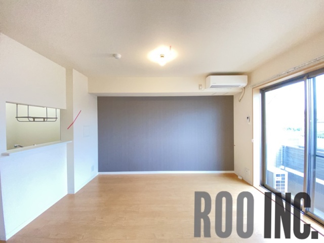 居室・リビング　※写真は１０５号室となります。　実際と異なります。