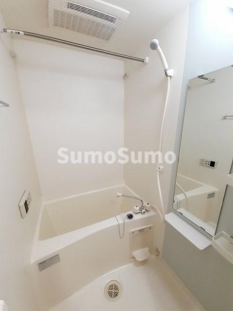 バス・シャワールーム　落ち着いた空間のお風呂です