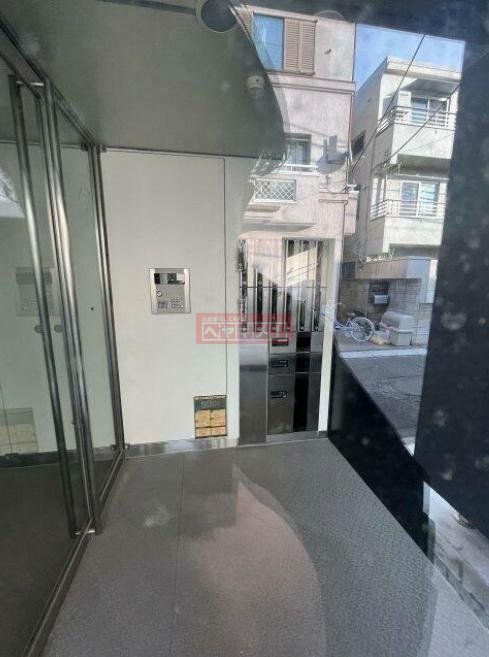 エントランス　バルコニー