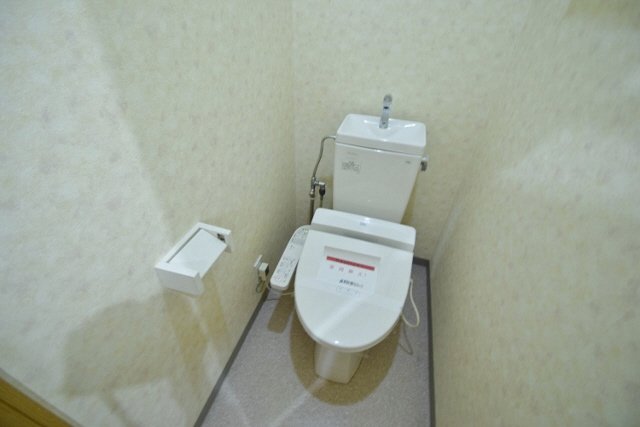 トイレ　ウォシュレット付きです