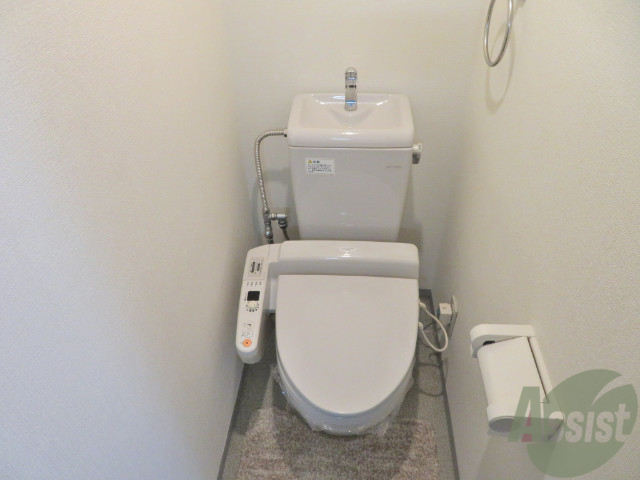 トイレ　こちらはトイレです。清潔感があり、安心して使用できます。