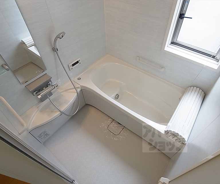 バス・シャワールーム　追い焚き機能付きバス