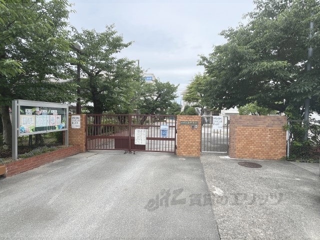 中学校　伊丹市立西中学校（中学校）まで450m
