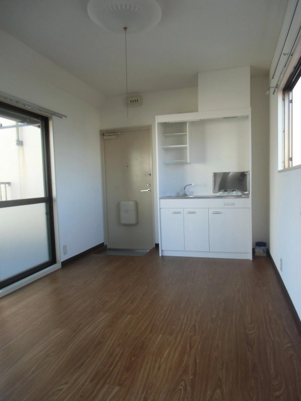 居室・リビング　室内広々！