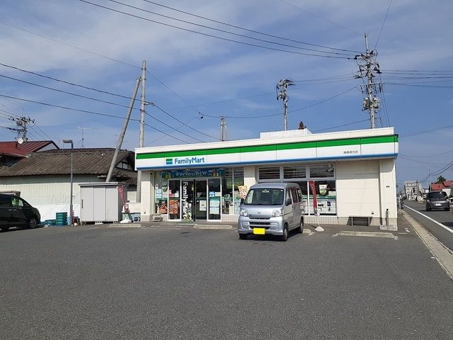 コンビニ　ファミリーマート 築館源光店（コンビニ）まで900m