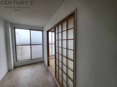 居室・リビング　窓があり採光・風通し良好です