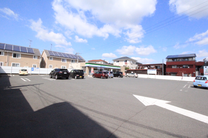 コンビニ　ファミリーマート倉敷児島小川店（コンビニ）まで833m