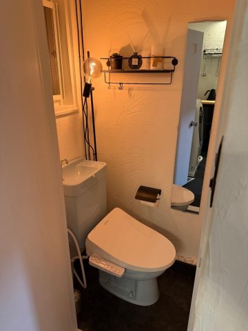 トイレ　温水洗浄便座