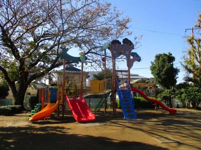 その他　六会駅前公園（その他）まで168m