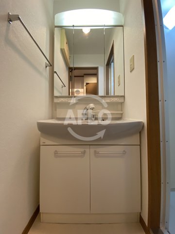 洗面設備　ノルデンタワー天神橋　独立洗面化粧台