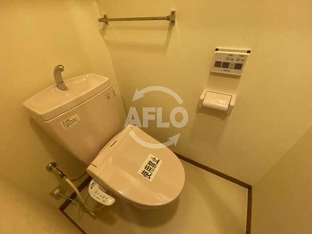 トイレ　ノルデンタワー天神橋　温水洗浄便座