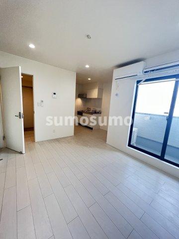 居室・リビング　こちらの居間で趣味の時間をお楽しみください