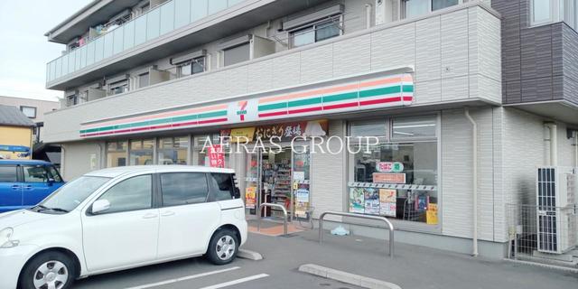 コンビニ　セブン-イレブン 吉川さくら通り店（コンビニ）まで237m
