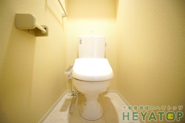 トイレ　温水洗浄便座