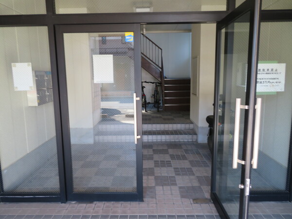 エントランス　毎日通るエントランスはこのようになっています