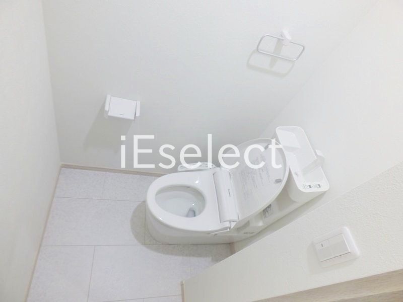 トイレ　ウォシュレット付き