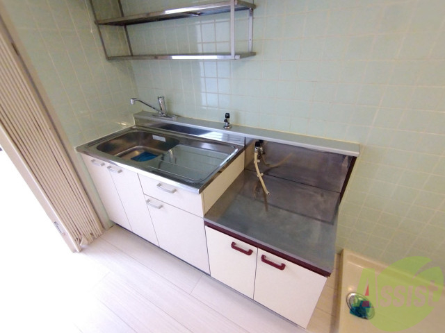 キッチン　キッチンです。一人暮らしなら十分な大きさですね。