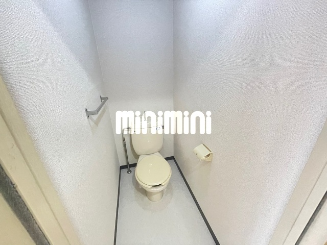 トイレ　タオル掛け付トイレ