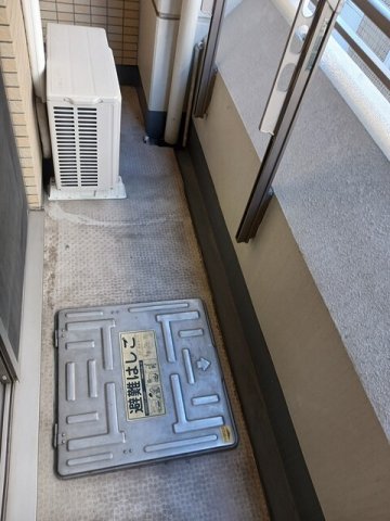 バルコニー　バルコニーからの眺めを楽しみながら食事をしませんか