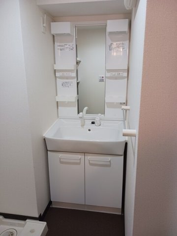 洗面設備　使いやすい洗面所です