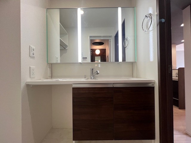 洗面設備　同施工会社新築参考画像