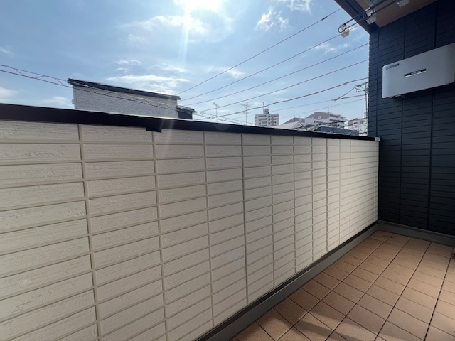 バルコニー　同施工会社新築参考画像